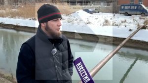 Сделали лестницу из рук: спасший мать с ребенком из тонущего авто - об инциденте