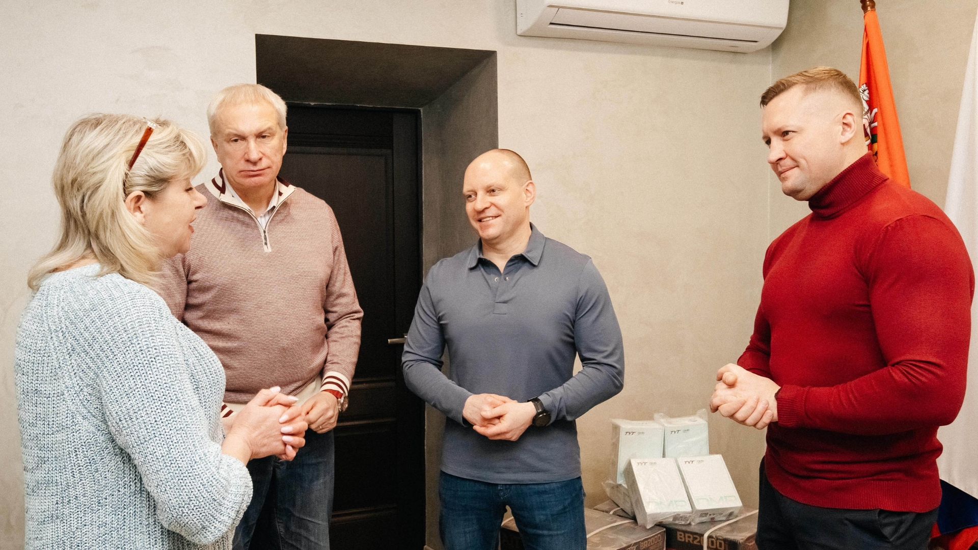 Матери участника СВО Ирине Прониной передали гуманитарный груз для сына смотреть онлайн