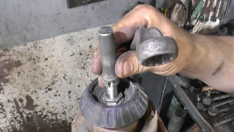 Замена передней стойки Chevrolet Aveo смотреть онлайн