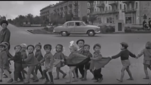 Песня о жизни в СССР 4K HDR смотреть онлайн