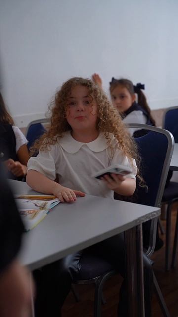 Издевается надо мной…#shorts смотреть онлайн