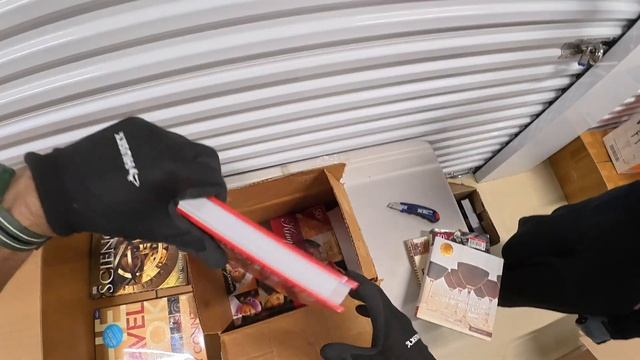 $60 000 или сколько стоят книги, кассеты. Продано!_(Контейнерная Лихорадка) смотреть онлайн