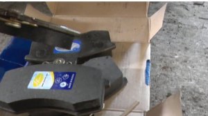 Замена передних тормозных колодок ВАЗ 2110