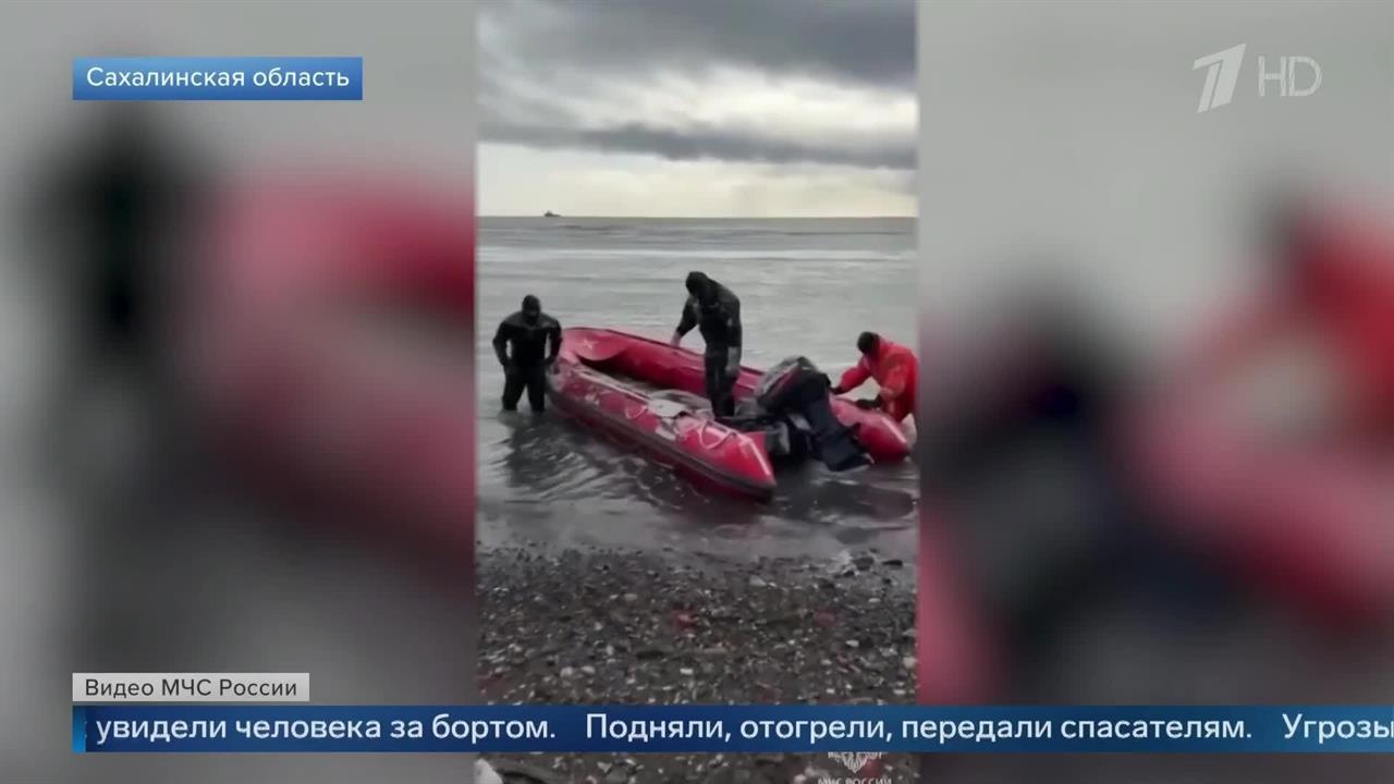 Сутки в ледяной воде: появились кадры спасения водолаза у берегов Сахалина. смотреть онлайн