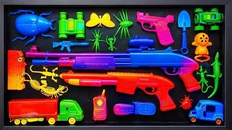 Бабочка-уборщица, Паук, Пистолет, Лопата, Фигурка, Ящерица, Грузовик, Мобильный телефон, Игрушечная смотреть онлайн