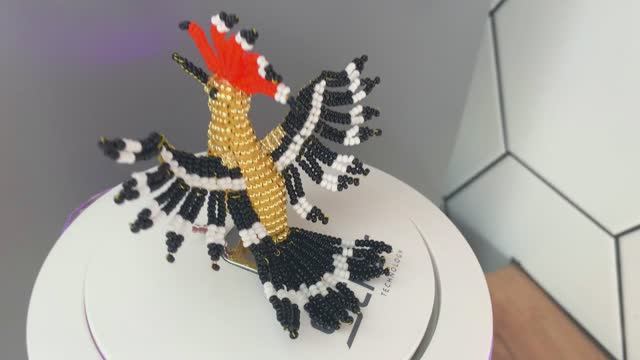 Удод из бисера / Птица из бисера / Объёмное бисероплетение / Фигурки из бисера / Бисероплетение / смотреть онлайн