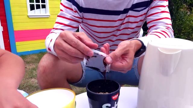 24 часа в Домике для детей ЧЕЛЛЕНДЖ Макс и папа смотреть онлайн