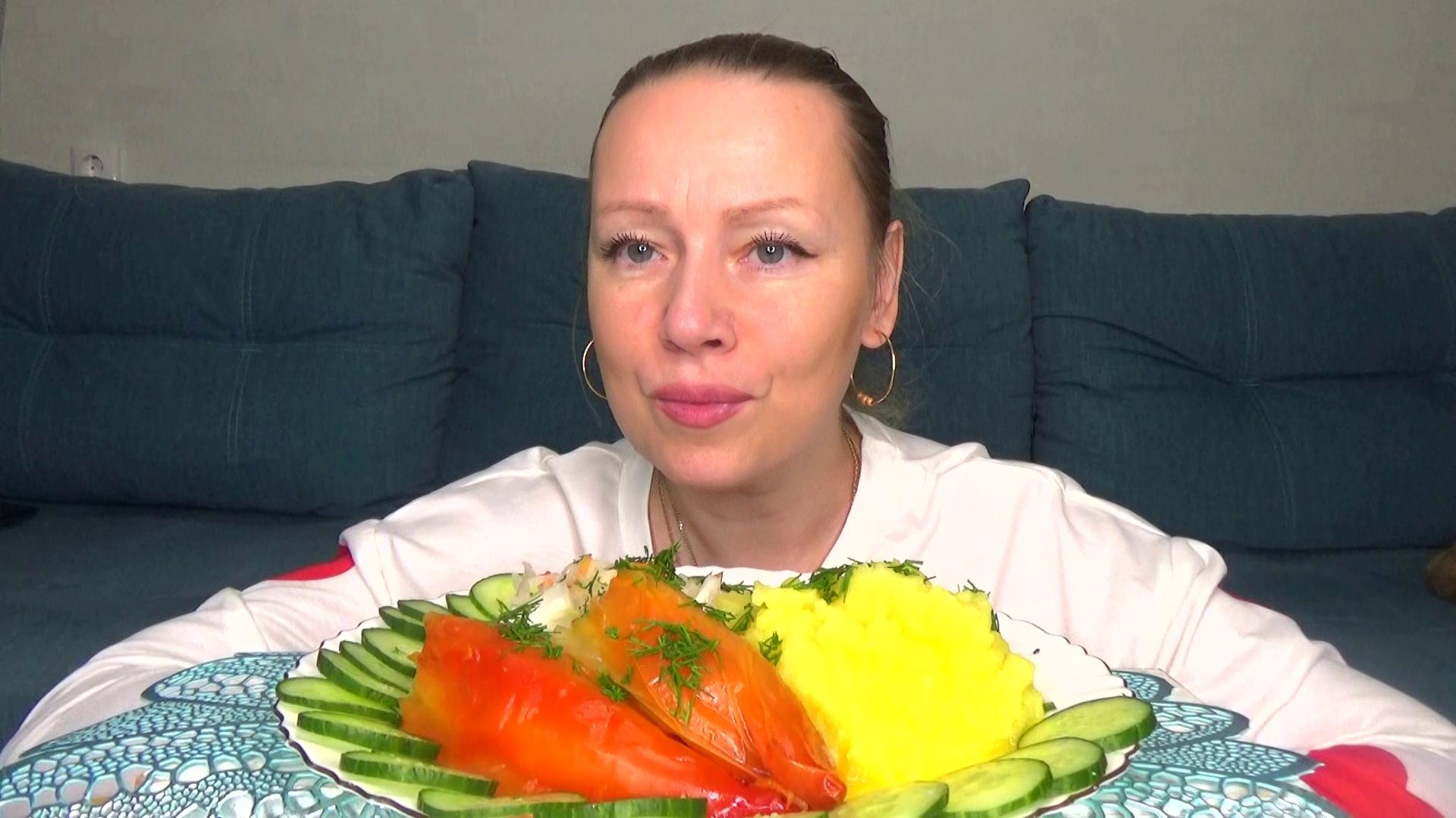 Мукбанг картошечка пюре, перец фаршированный, капуста квашенная. Еда вкуснота. смотреть онлайн