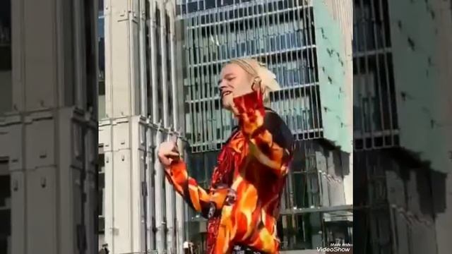 Хороший денёк сегодня... В нём много праздников... Всем успехов... смотреть онлайн