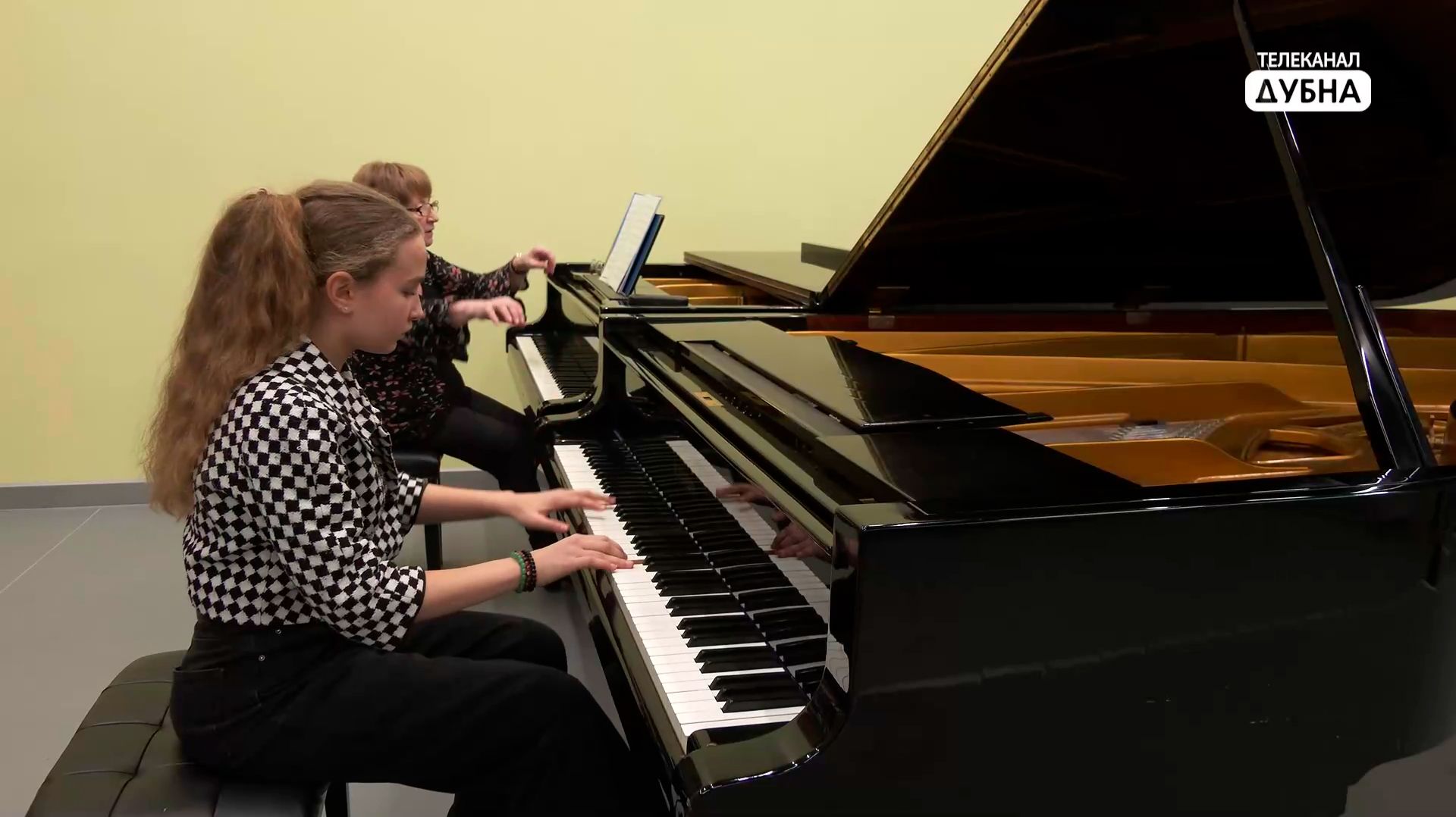 В Дубне подвели первые итоги капитального ремонта Детской школы искусств смотреть онлайн