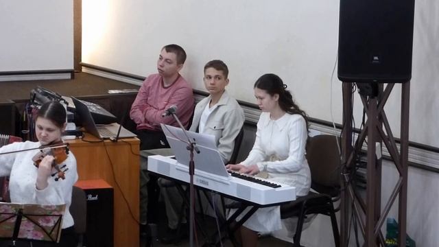 На пороге Рождество, песня + ансамбль 25.01.2026 смотреть онлайн