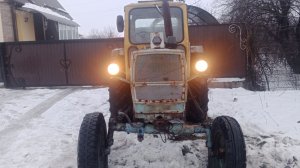 Трактор ЮМЗ-6 поменял масло, добыл свет
