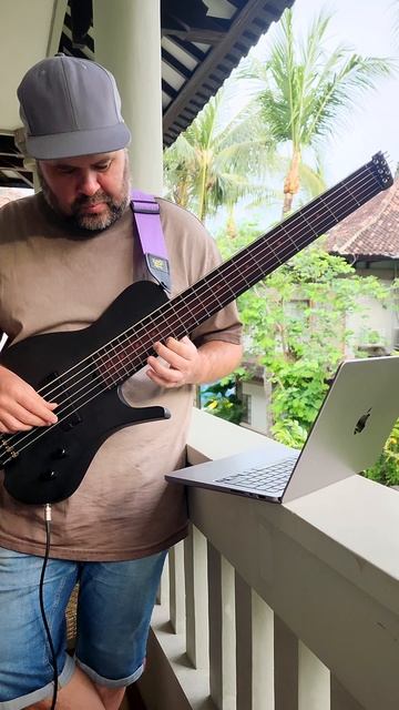 Бали вдохновляет. Сочинил вот такую мелодию. Балийский Серпантин назовём её пока. Карбоновый бас от смотреть онлайн