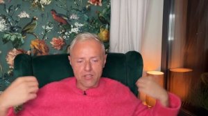 Серожу и Андрэ не позвали на неделю моды. Отправили в Gucci: накидка для кресла или синий петух🐓