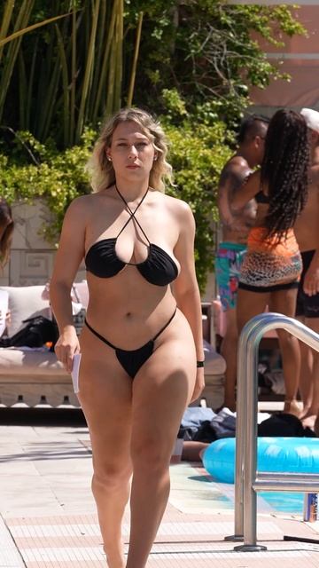 Claire Grimes and Tayuh Lynn Takes Over Swim Week 2025 Together in 4K #swimweek #shorts смотреть онлайн