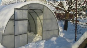 Снег в теплице