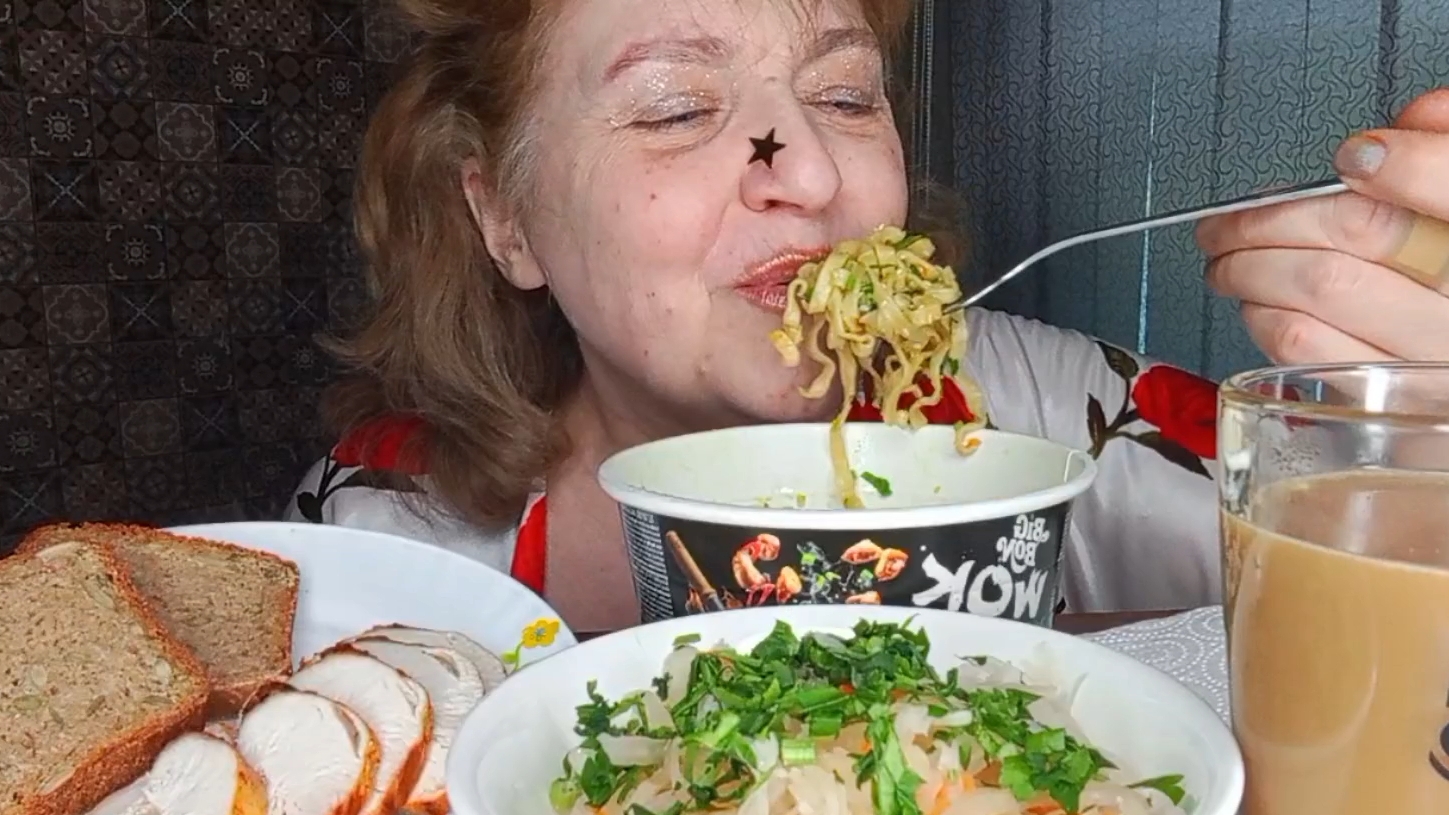 МУКБАНГ ЗАВТРАК АЛКОНАВТА С ВЕЛИКОГО БОДУНА! ЕЛЕ ОЧИ ПРОДРАЛА смотреть онлайн