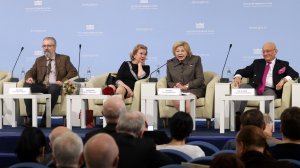 Репортаж СР: Елена Драпеко и Ольга Зиновьева выступили на Зиновьевских чтениях - 2026