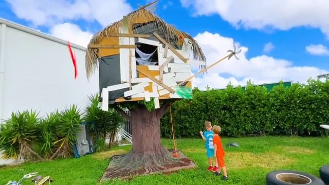 Крис и Челлендж с игрушечными ракетами для детей. смотреть онлайн