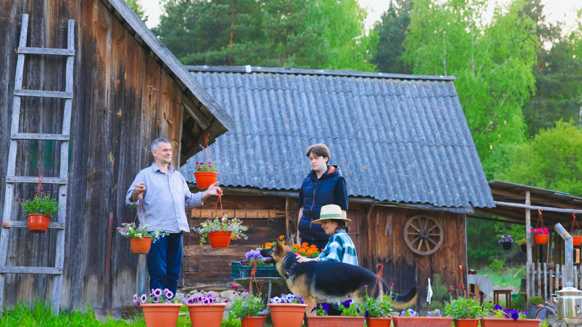 Простые удовольствия деревенской жизни. Сельская кухня. Всей семьей наводим порядок смотреть онлайн