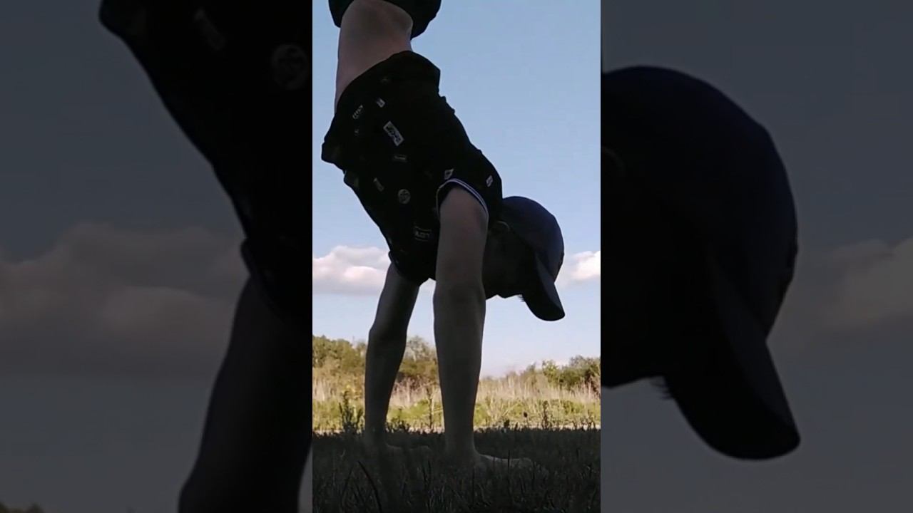 Handstand Walk смотреть онлайн