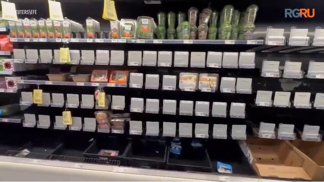 Американцы опустошают магазины из-за зимнего шторма смотреть онлайн