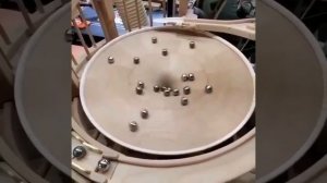 Дерево заставляет мир двигаться