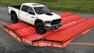 Машинки летают и прыгают! Развивающие мультики Машины помощники. Мультфильмы про машинки