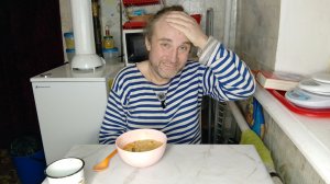 ужин с Рыжулей. треснулся своей буйной головой. мукбанг. обжор. еда на камеру. диета. шизофрения.