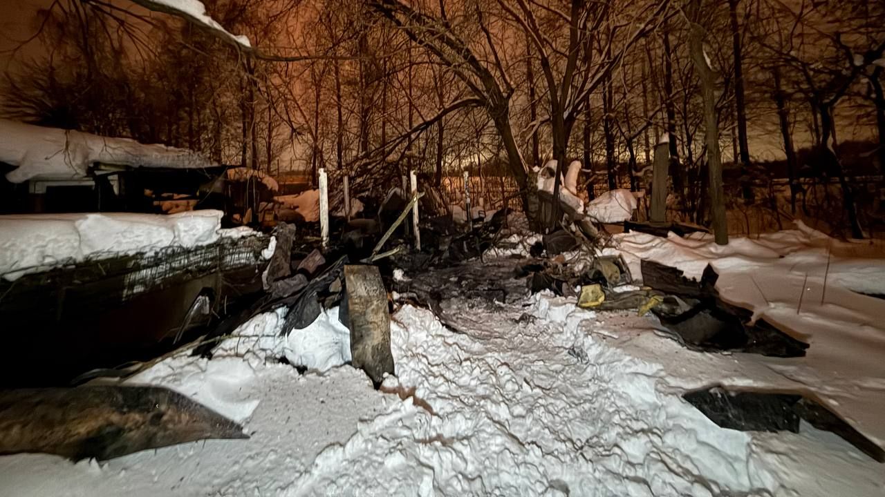 Мужчина погиб при пожаре в д. Сумароково смотреть онлайн