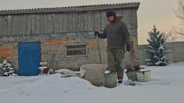 Утро у нас Зима снег Печка и уголь Достал с погреба варенье ПОДВАЛ ИЛЬИЧА смотреть онлайн