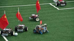 От каната до футбола: в Благовещенске прошли робо-состязания