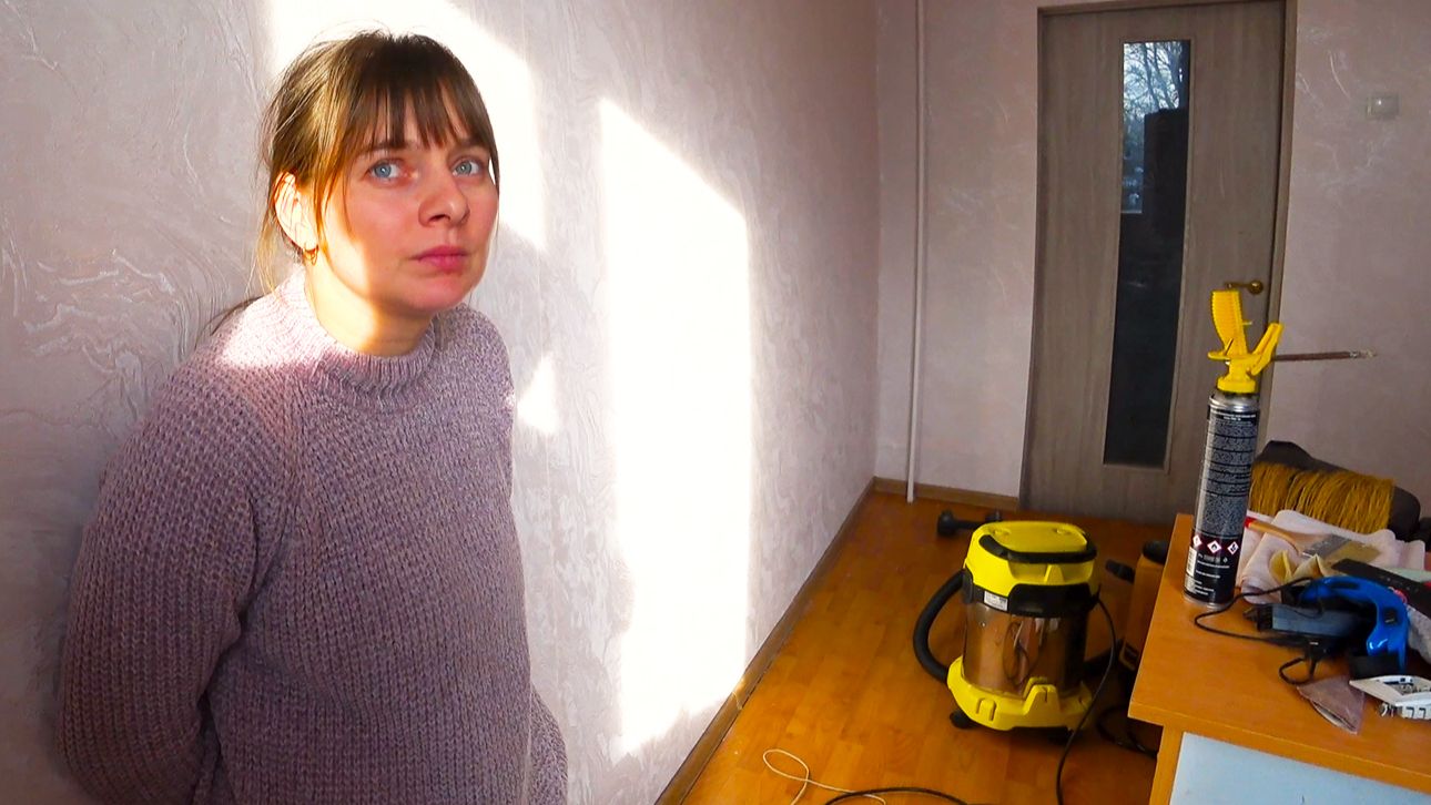 РАЗБОР РЕМОНТА. ВЫЗВАЛИ ЗАМЕРЩИКА. ИЗ ГОРОДА В ДЕРЕВНЮ 890 серия смотреть онлайн