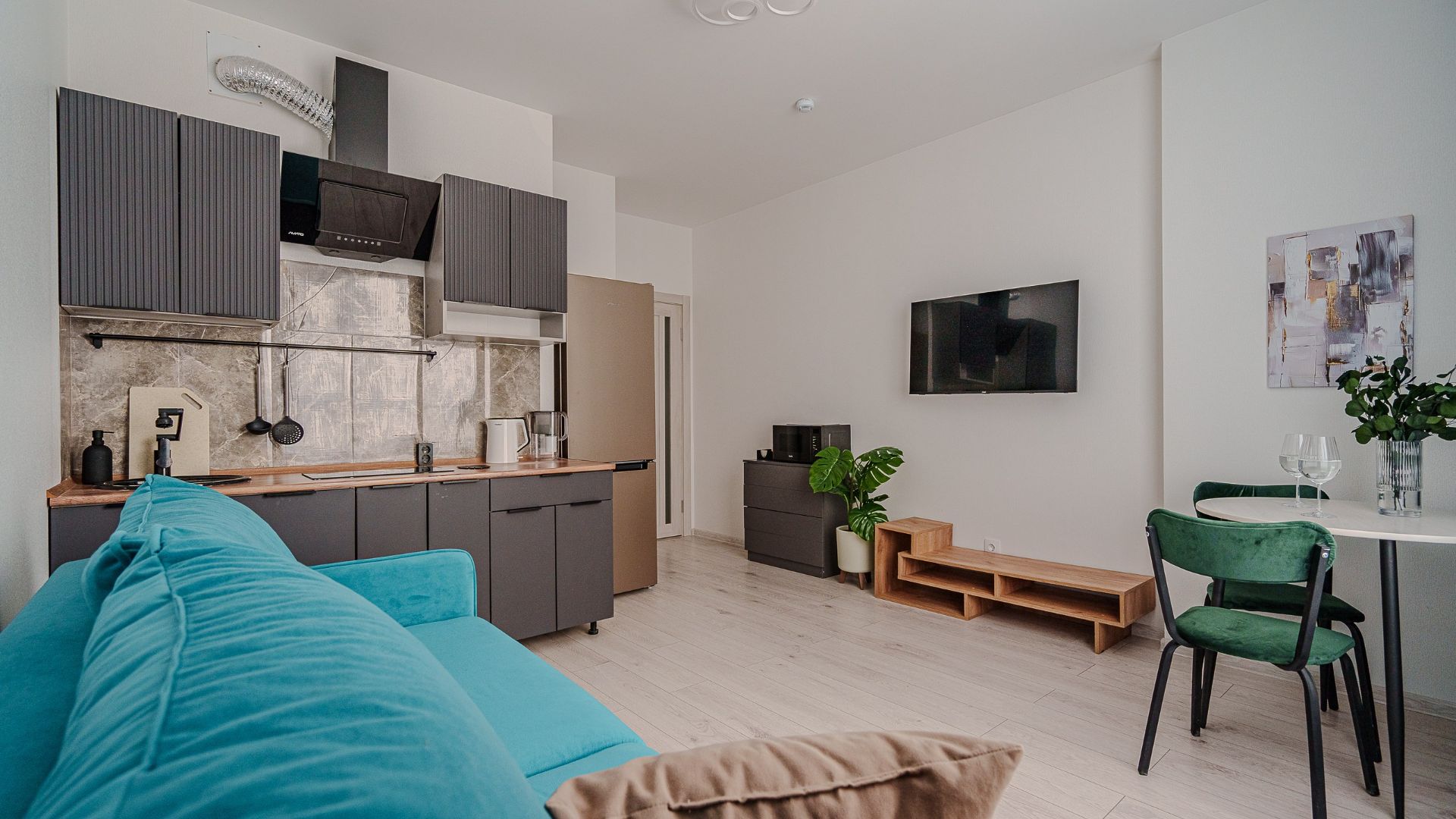 Дизайнерская однокомнатная квартира формата Евро в новом ЖК "Видный" смотреть онлайн