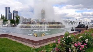 Фонтан «Каменный цветок» ВДНХ/ Шикарные розы (архив июнь 2025)
