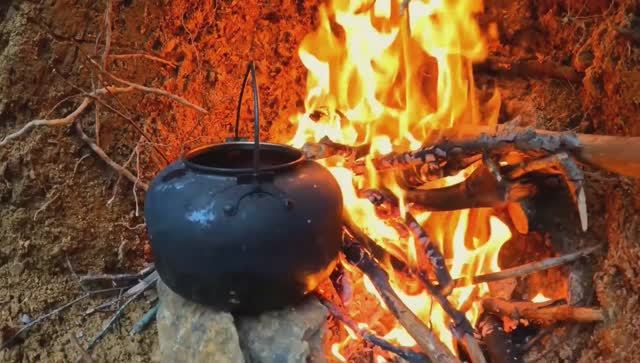 XAKAN _ кемпинг в сильный дождь. теплое убежище._ смотреть онлайн