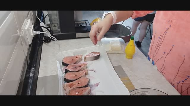 Рыба в аэрогриле. Мысли вслух. Вспоминаю о переезде из Казахстана в Россию. смотреть онлайн