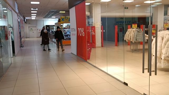 На третьем этаже Т.Ц смотреть онлайн