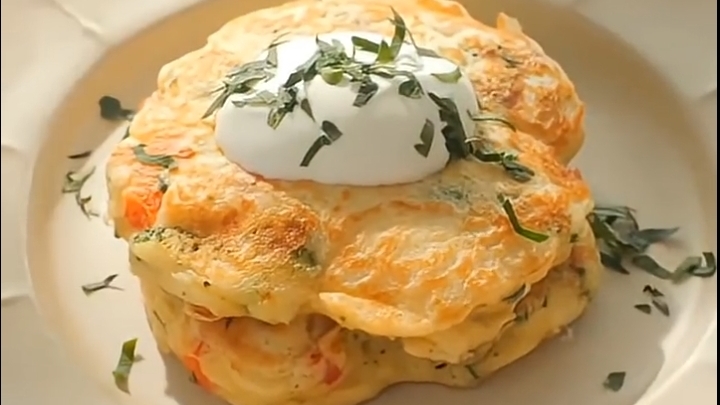 ОЛАДЬИ с овощами и сыром...🫓🥦🧀😋 смотреть онлайн