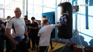 Кто в школе самый сильный? В Братске это выясняют на электронной груше, а не в драке