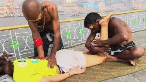 Уличный парикмахер, Массаж всего тела для женщин . Братья Чамуда