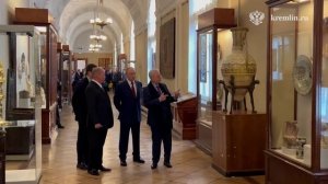 Владимир Путин с Верховным правителем Малайзии экскурсия по Эрмитажу 3, 26 января 2026 года