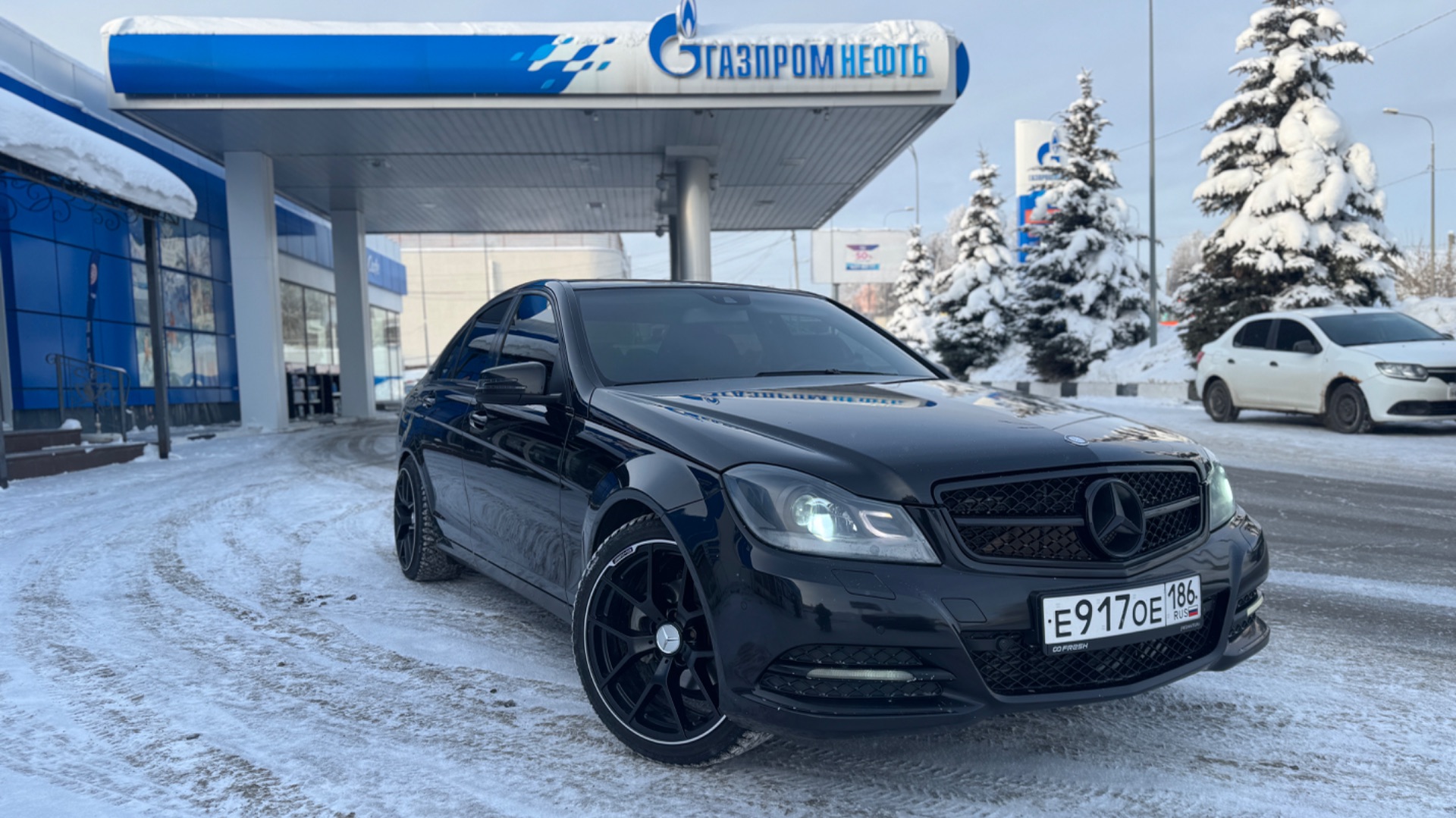 Mercedes Benz смотреть онлайн