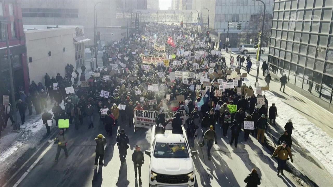 В Миннеаполисе на фоне массовых беспорядков произошел раскол среди силовиков. смотреть онлайн