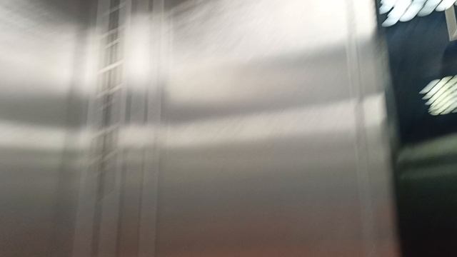 Музыкальный лифт ЕЛМ на станции метро Крымская, выход 2 смотреть онлайн