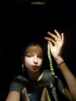 делаю прикольный браслет из бисера