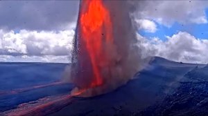 24.01.2026 Вулкан Kīlauea на Гавайях выбросил лаву на высоту более 450 метров