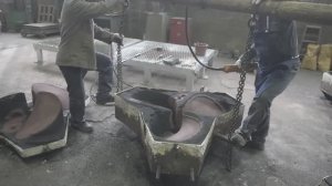 Производство морских гребных винтов в Японии.