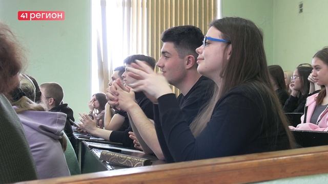 АРХИТЕКТОРОВ, ЖУРНАЛИСТОВ И ЭНЕРГЕТИКОВ БУДУТ УЧИТЬ НА КАМЧАТКЕ • НОВОСТИ КАМЧАТКИ смотреть онлайн