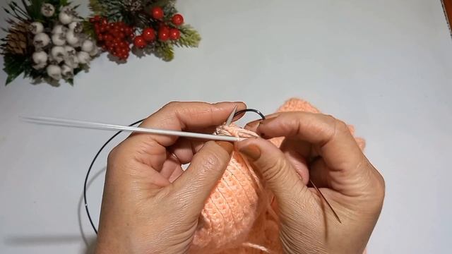 Закрытие петель резинки 1х1 иглой 🪡 /Легко и просто/ смотреть онлайн